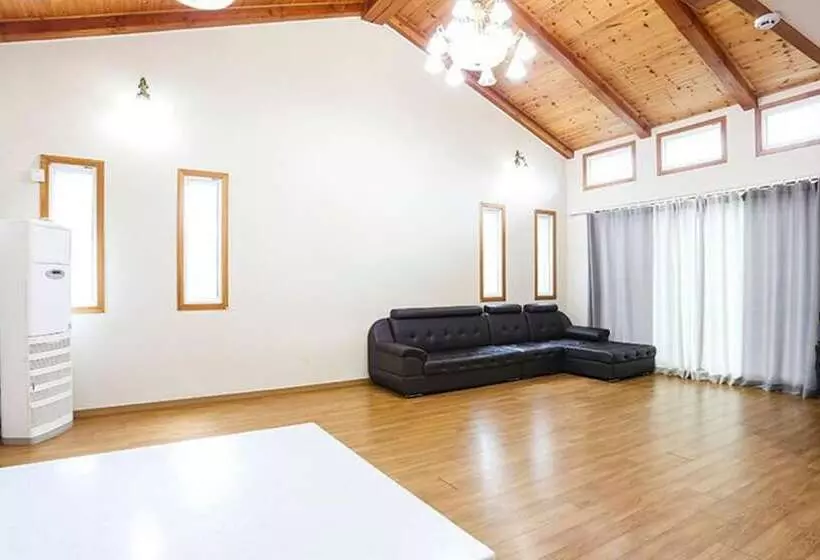 Yangpyeong Moegaram Pension
