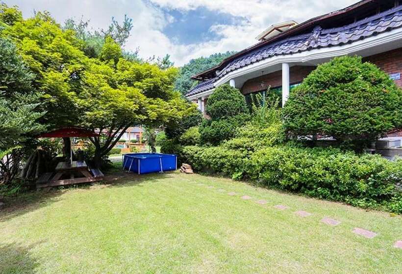 Yangpyeong Moegaram Pension
