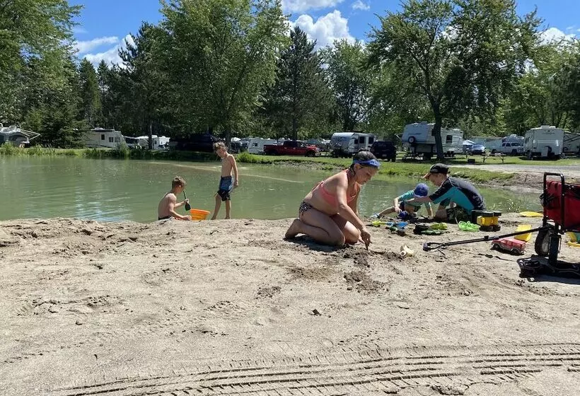 Aamiaismajoitus (B&B) Auberge Papillon Lune