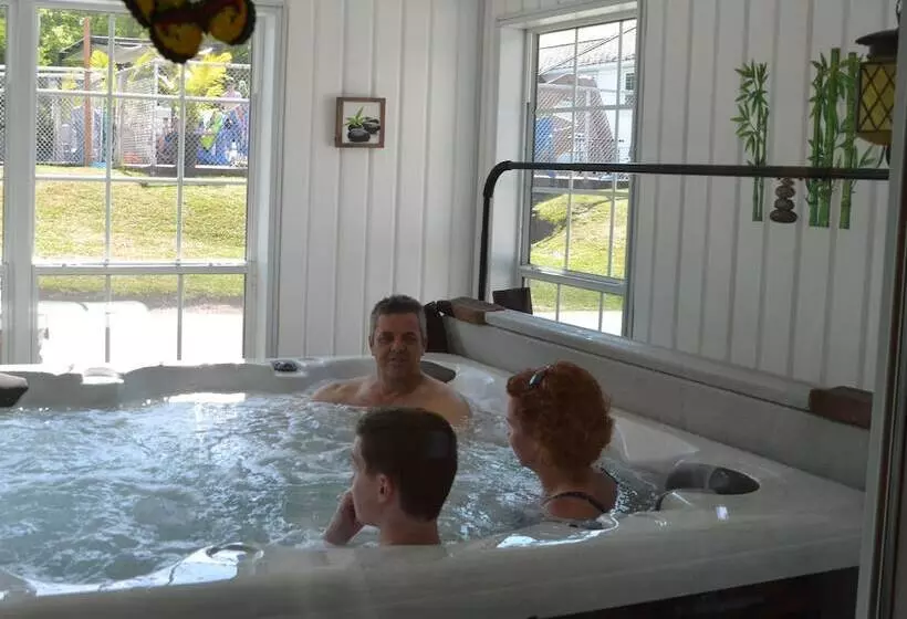 Aamiaismajoitus (B&B) Auberge Papillon Lune