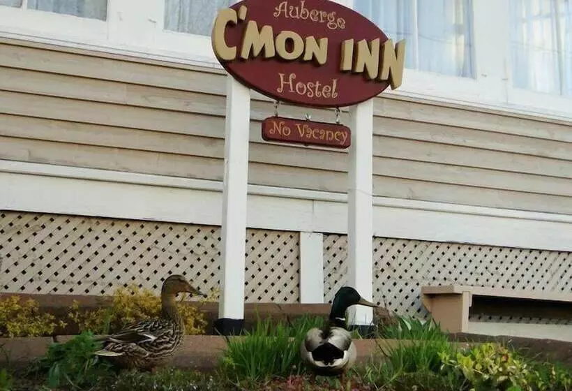 C Mon Inn Hostel