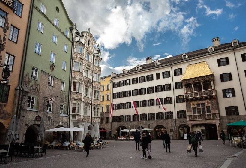 Golden Roof Apartments By Penz