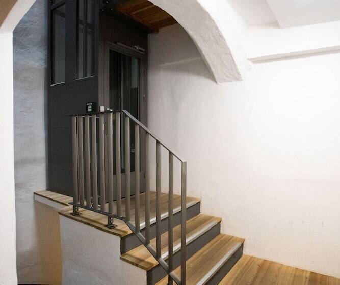 Golden Roof Apartments By Penz