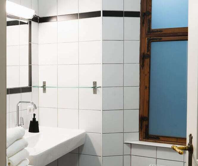 Golden Roof Apartments By Penz