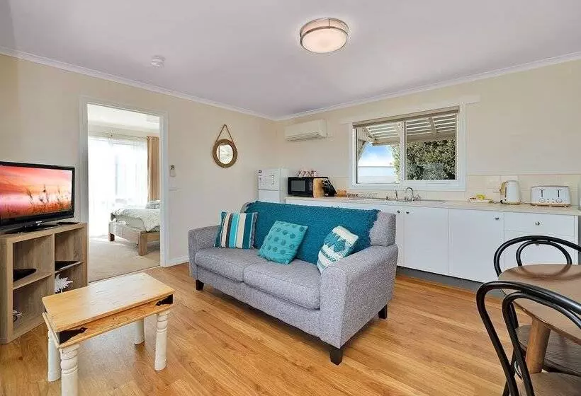 High View Family Cottages