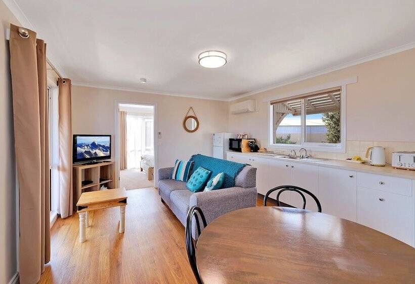 High View Family Cottages