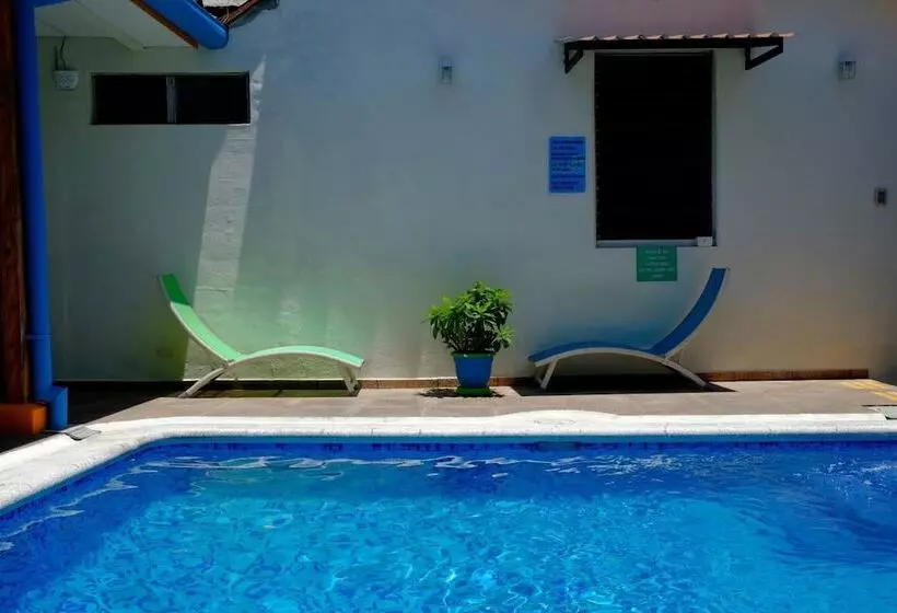 Hostal Casa Verde   Hostel