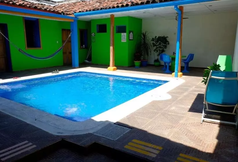 Hostal Casa Verde   Hostel