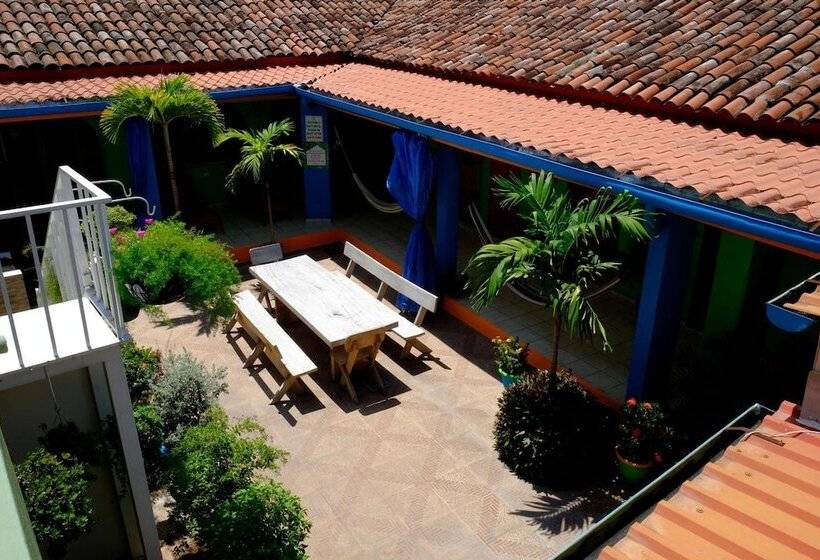 Hostal Casa Verde Hostel