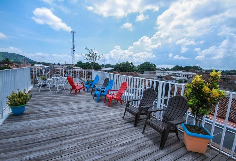 Hostal Casa Verde Hostel