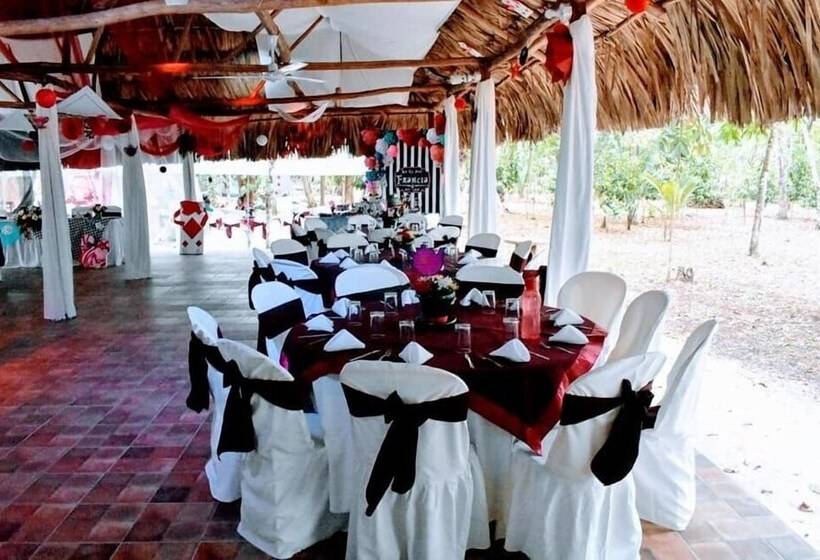 هتل Campestre Santa Ana