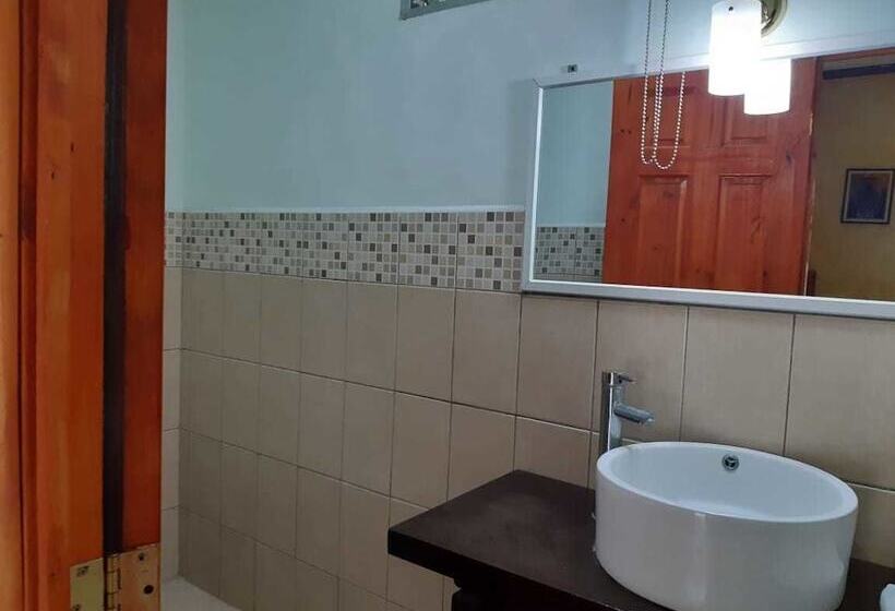 هتل Campestre Santa Ana