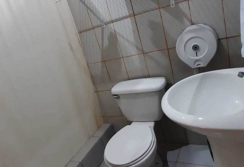 هتل Campestre Santa Ana