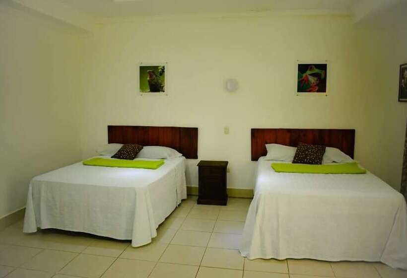 هتل Campestre Santa Ana