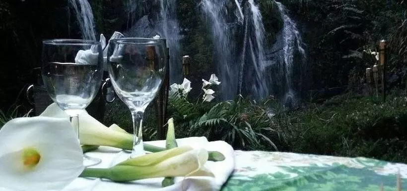 هتل Posada Montaña Del Quetzal