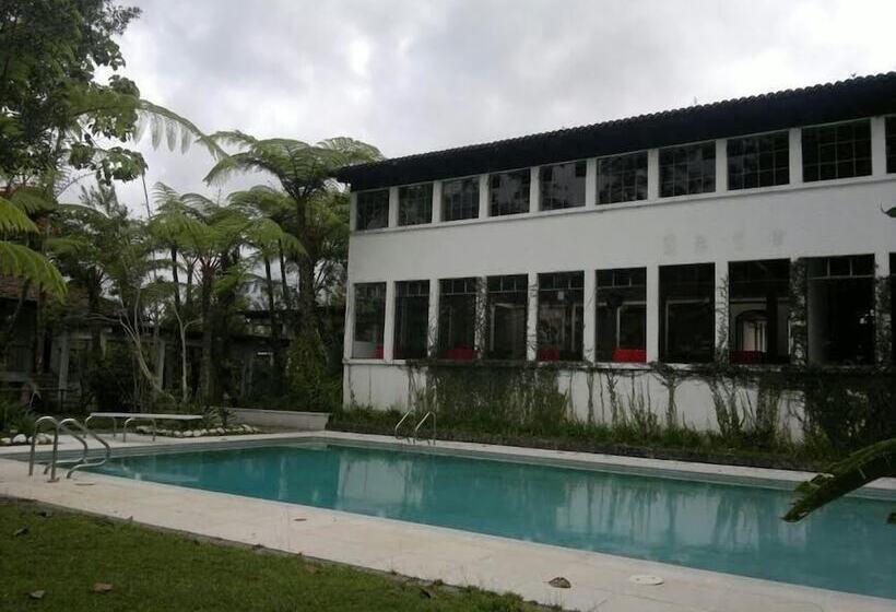 هتل Posada Montaña Del Quetzal