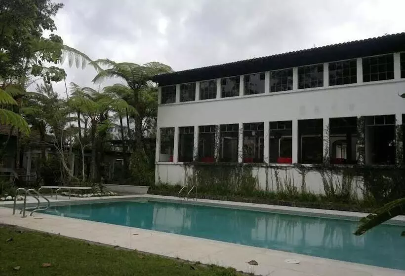 هتل Posada Montaña Del Quetzal