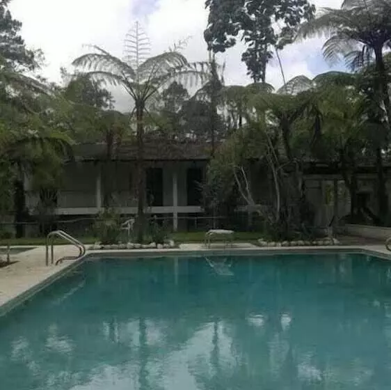 هتل Posada Montaña Del Quetzal