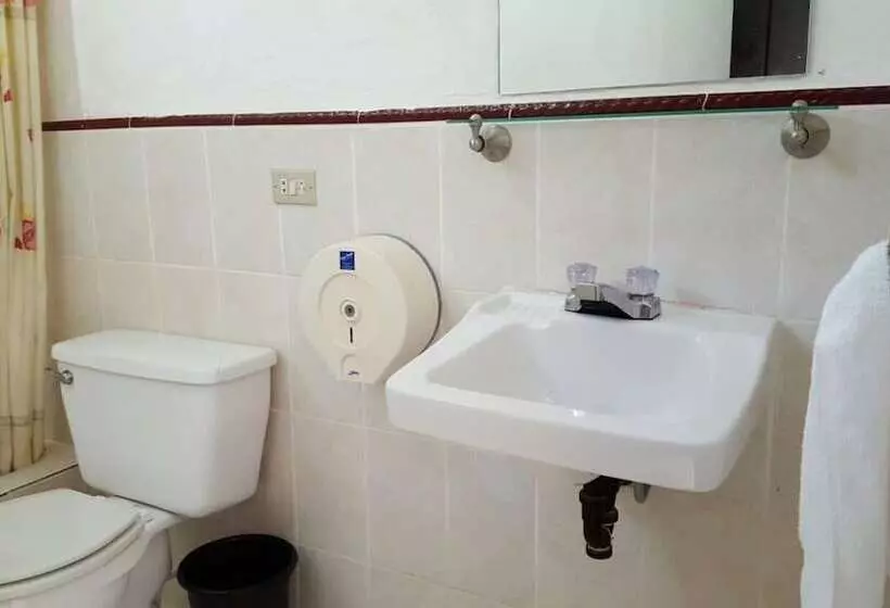 هتل Posada Montaña Del Quetzal