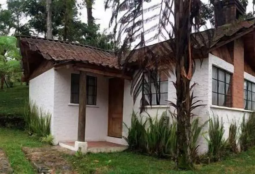 هتل Posada Montaña Del Quetzal