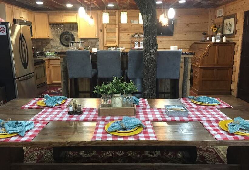 호텔 Red Fern Plantation Lodge