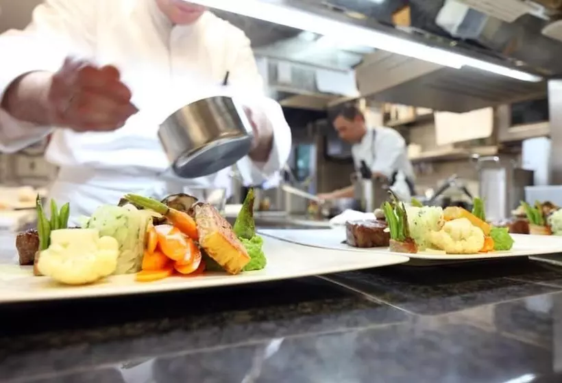 هتل & Restaurant Menge