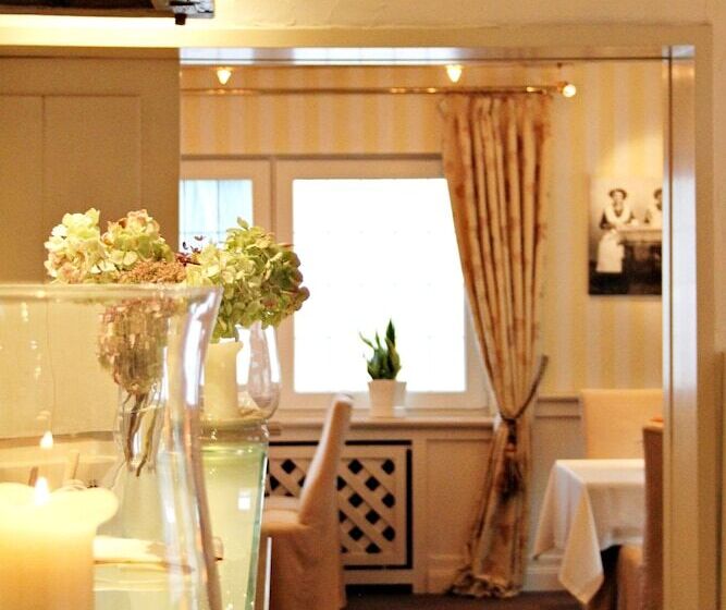 ホテル & Restaurant Menge