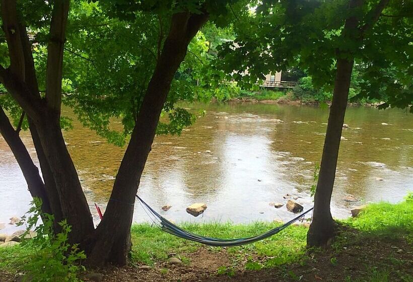 Отель Riverside