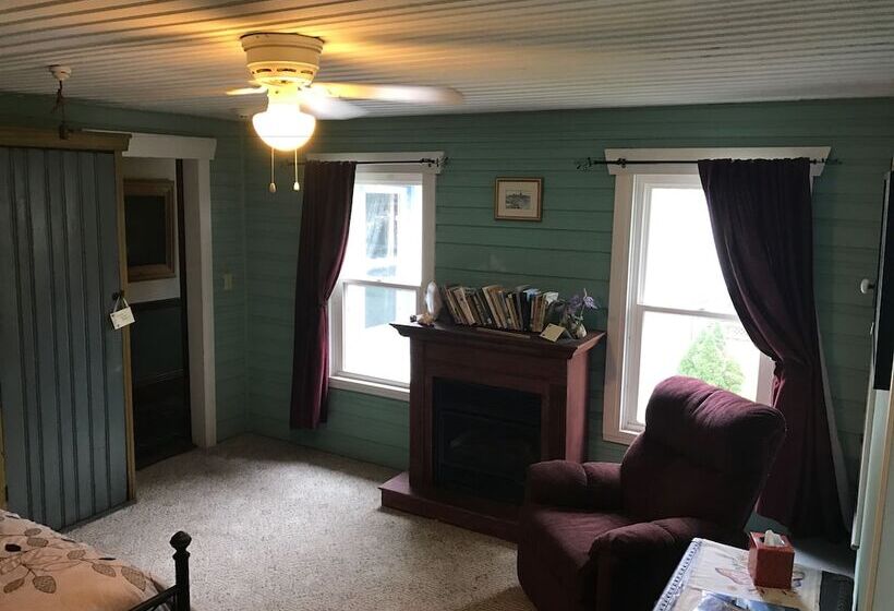 Отель Riverside