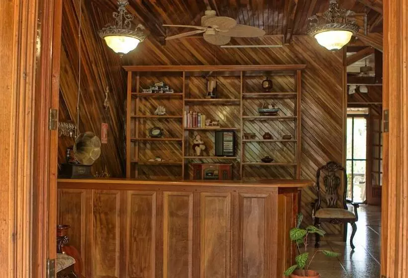 Hotelli Santa Elena Lodge