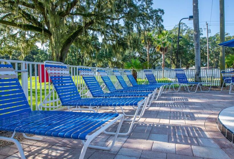 Hotel Tampa East Rv Resort Campground
