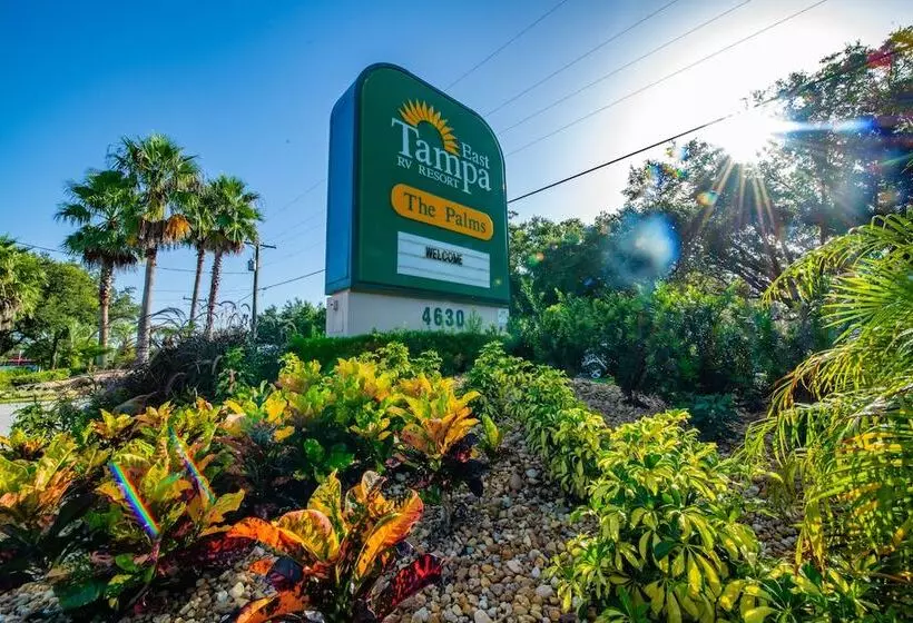 ホテル Tampa East Rv Resort  Campground