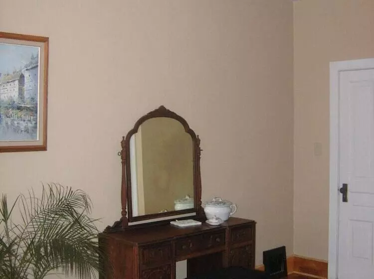 Koch Haus Bed & Breakfast