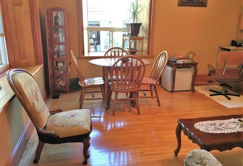 Koch Haus Bed & Breakfast