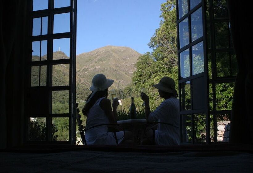 La Morada Hostal De Montaña