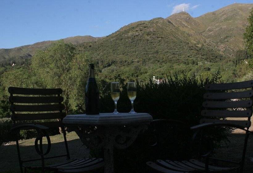 La Morada Hostal De Montaña