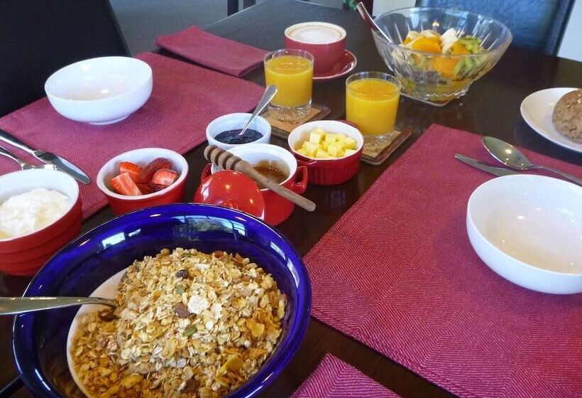 Lupin Lodge Bed And Breakfast