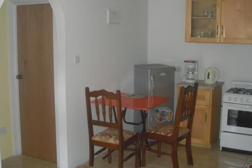 پانسیون Corosol Apartments