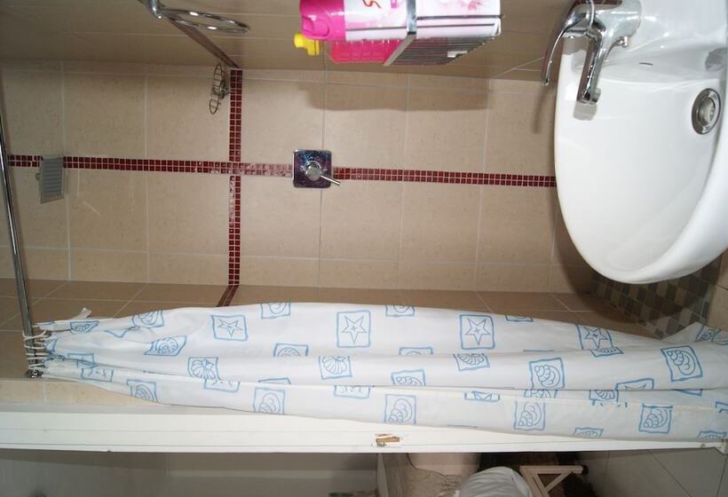 פנסיון Eg Guesthouse