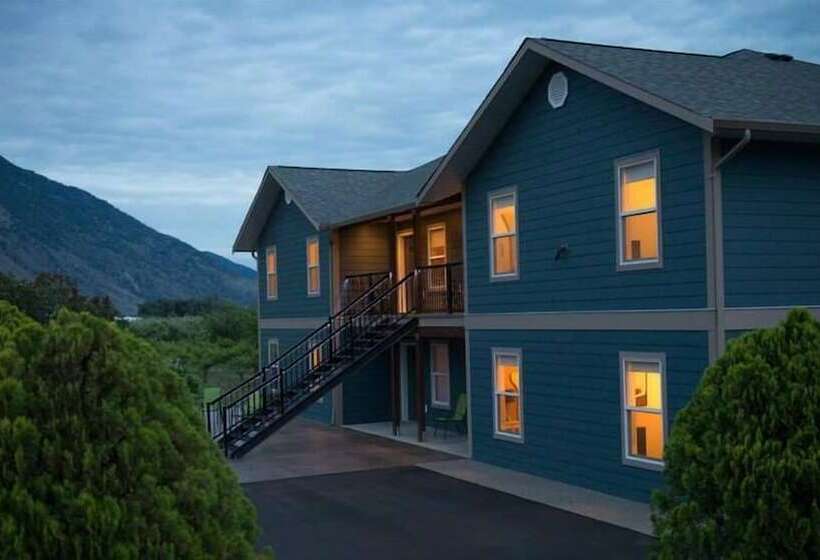 פנסיון Klippers Guest Suites