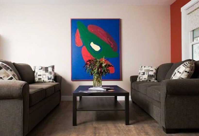 פנסיון Klippers Guest Suites