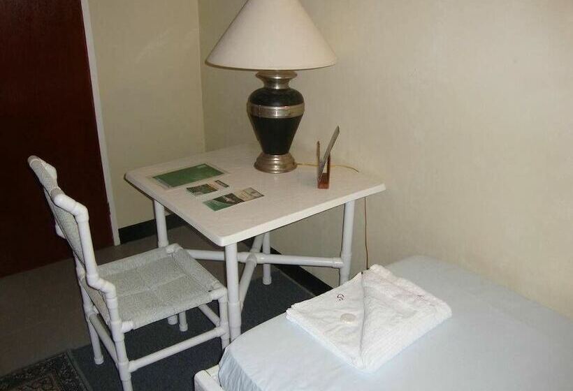 پانسیون Symes Zee Villa