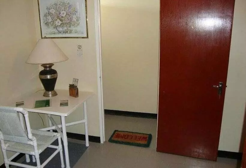 پانسیون Symes Zee Villa