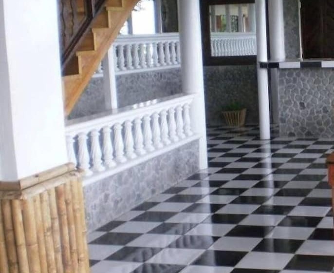 پانسیون Symes Zee Villa