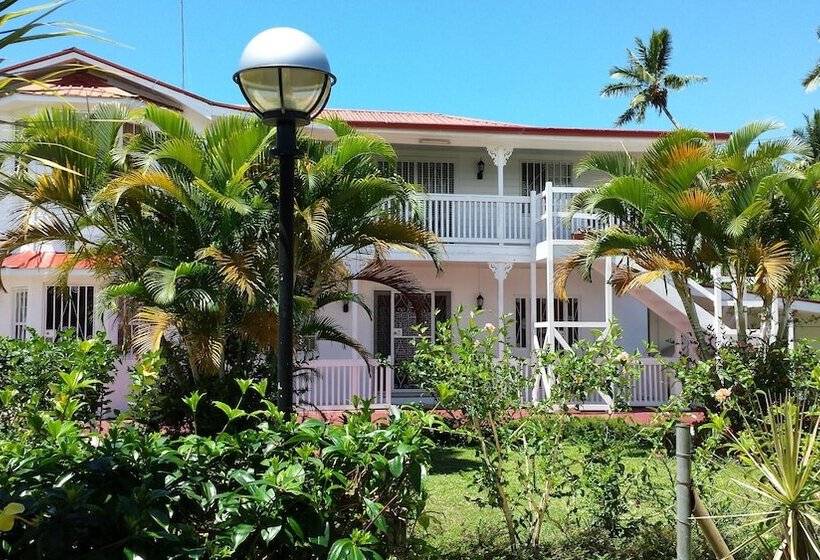 بنسيون The Tropical Villa