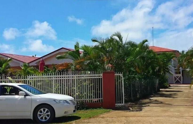 بنسيون The Tropical Villa