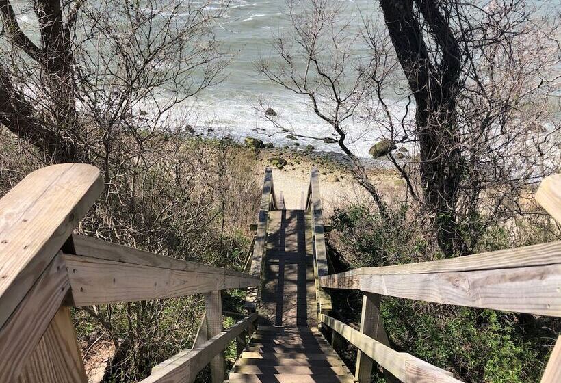 Southold Beach Motel