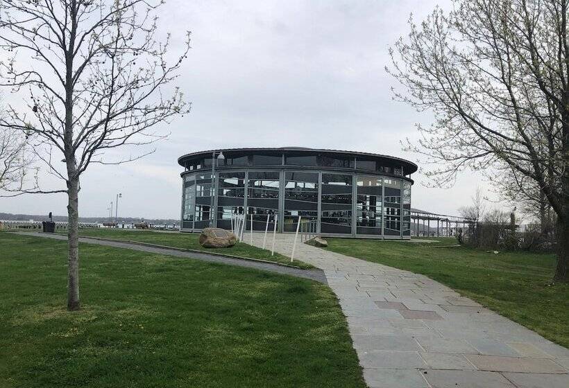 Southold Beach Motel