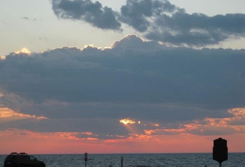 Southold Beach Motel