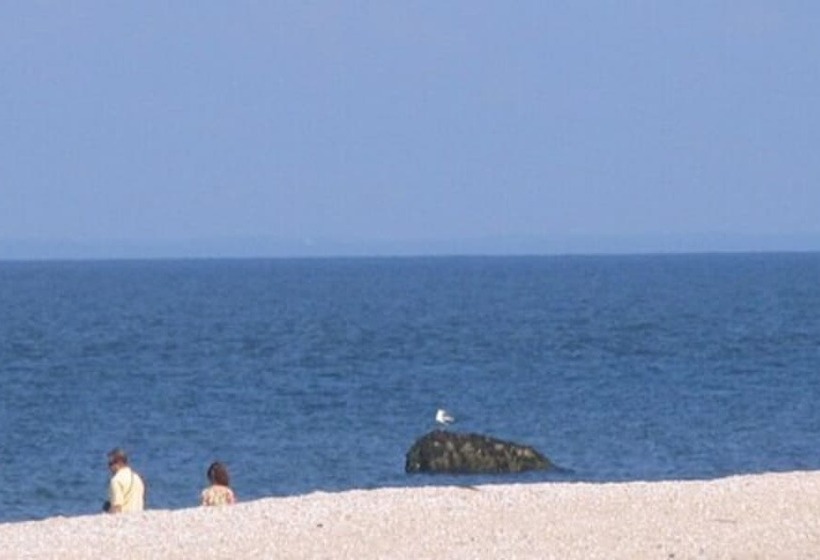 Southold Beach Motel